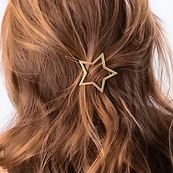 ⚜️[𝟯/$𝟭𝟴]⚜️Star Shaped Simple Barrette NEW - Picture 7 of 12